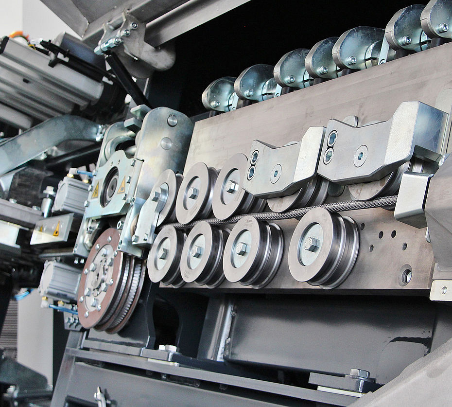 vfd inThe Fully Automatic CNC Steel Bar Straightening Machine
